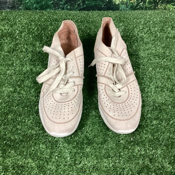 Kenneth Cole Gentle Souls Raina Lite Jogger 7.5 - Picture 2 of 10